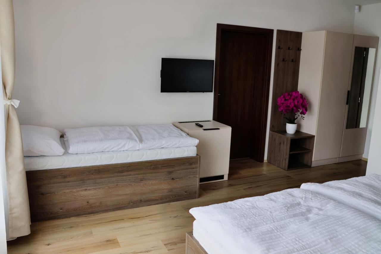 Zafir Hotel Dunajska Streda Luaran gambar
