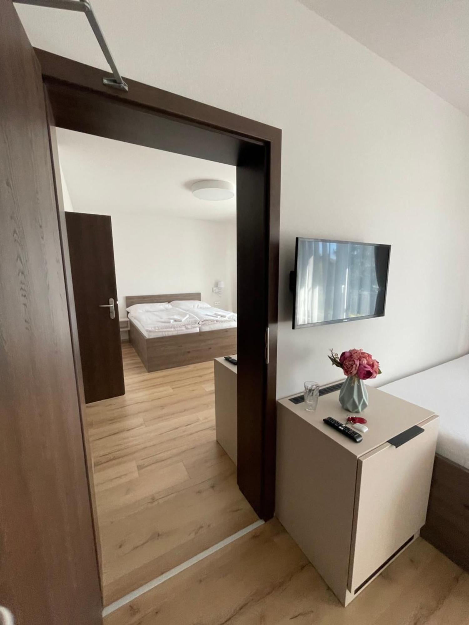 Zafir Hotel Dunajska Streda Luaran gambar