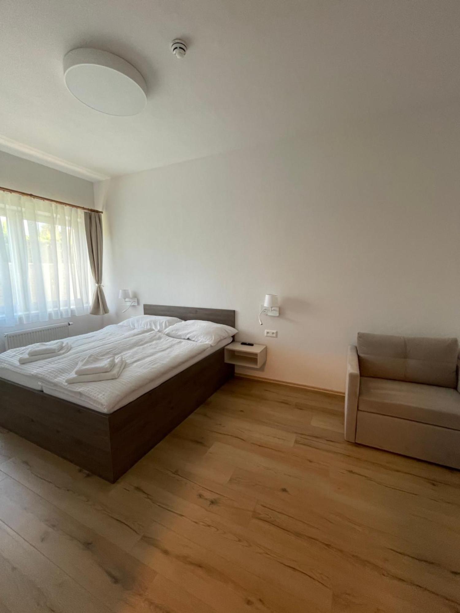 Zafir Hotel Dunajska Streda Luaran gambar