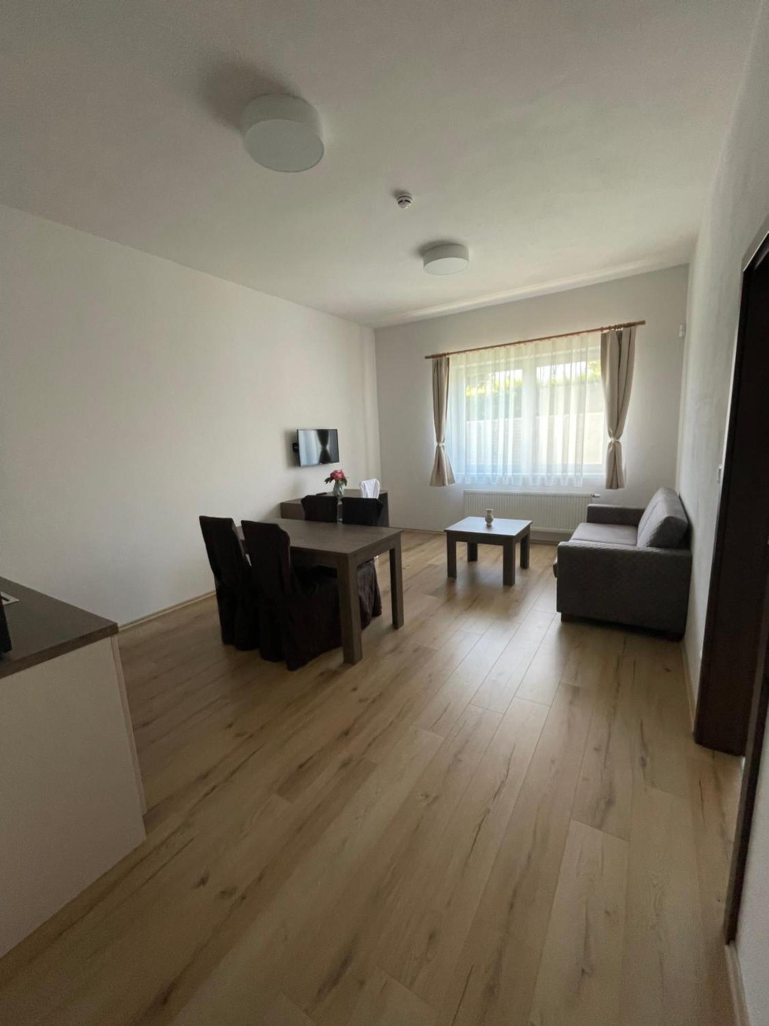 Zafir Hotel Dunajska Streda Luaran gambar